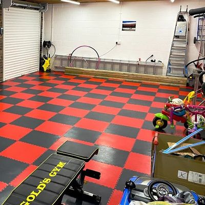 よい価格 Fireproof Recycled Rubber Flooring Tiles With Composite Layer Anti Wear Surface オンラインで
