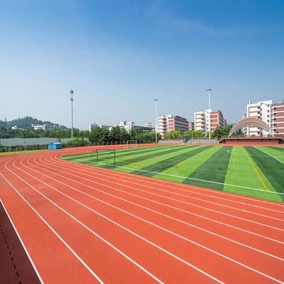 よい価格 競技場の学校のために厚いプレハブの合成ゴム連続したトラック13mm オンラインで