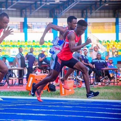 9-15mm 厚さ 長寿命とカスタマイズ可能な色合いのプリファブリックアスリートランニングトラック