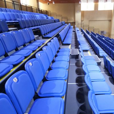 よい価格 スポーツ会場のためにリモート・コントロール耐火性の引き込み式の着席システム オンラインで