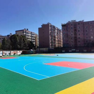 高インパクト 15mm 厚さ 六角表面 PPタイル スポーツフロア 互換性 スポーツフロア