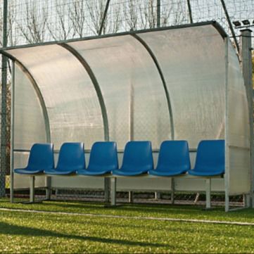 よい価格 4つの座席屋外のサッカー チームの避難所、カバーが付いている代わりのサッカーのベンチ オンラインで