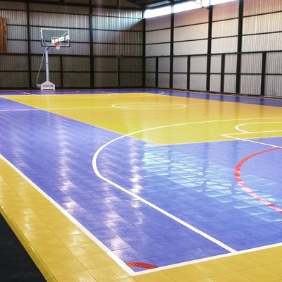 よい価格 厚さ 15mm 滑らかなPPタイル 床 耐久性 スポーツ 床 ソリューション オンラインで
