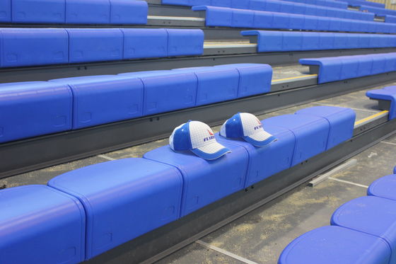 アルミニウム構造のためのカスタマイズされた引き下げ可能なブリーチャー座席