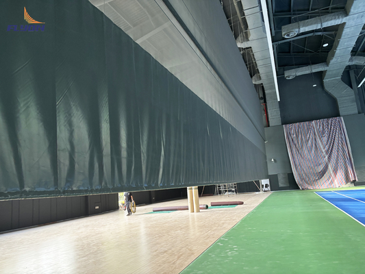 室内・屋外スポーツエリアのための高強度織物分隔カーテン