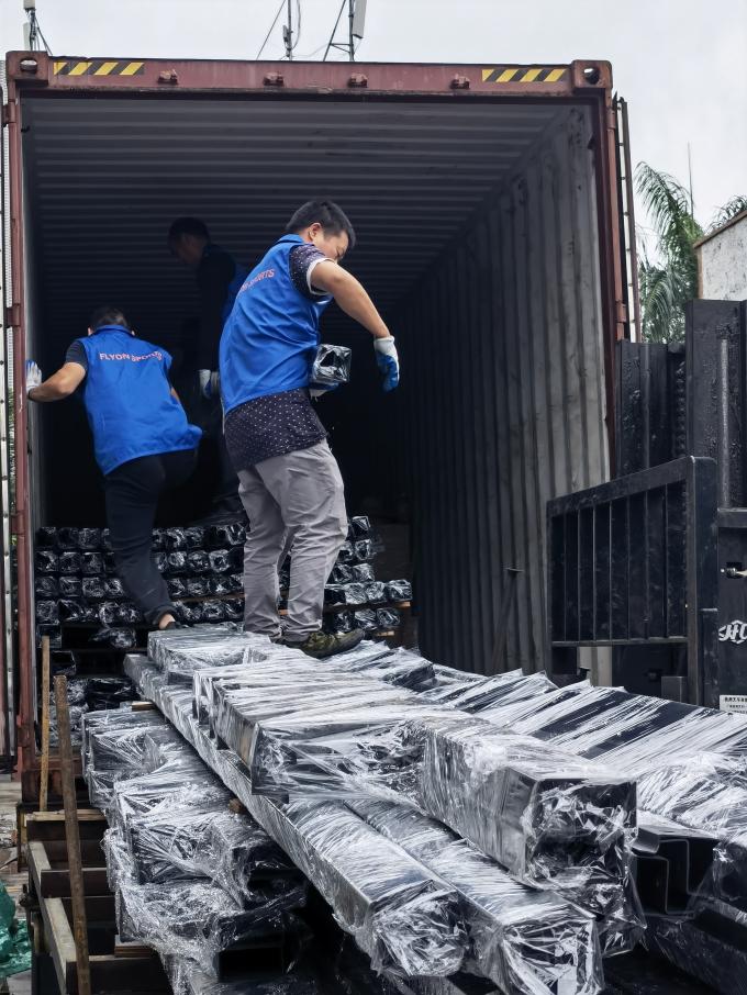 耐久性のあるカスタマイズ可能な講堂モダン映画館の座席、通路パネル付き 2